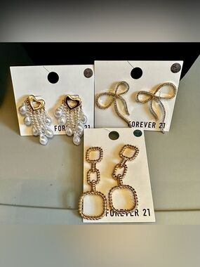 Forever 21 Gold Pearl-Embellished Heart & Bow Earring Set